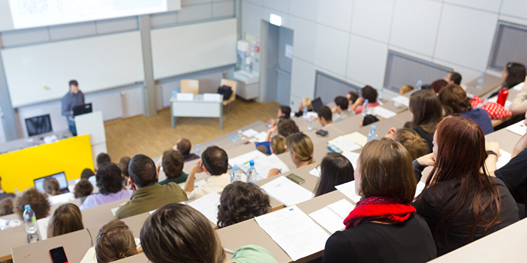 MINT-Fächer im Fokus des Hochschul-Barometers 2023: Abbruchquoten, Attraktivität und Perspektiven